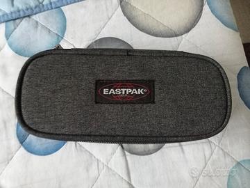 astuccio Eastpak grigio