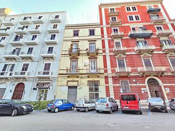 2 LOCALI A TARANTO