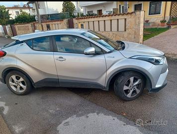 auto toyota c hr hybrid
