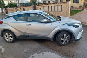 auto toyota c hr hybrid