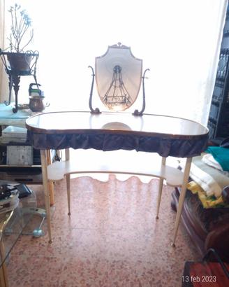 Toilette fagiolo completa di sedia in bronzo