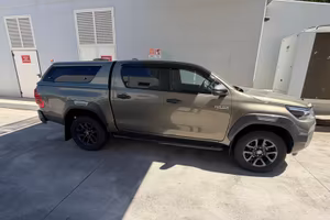 Toyota hilux invincible 2.8 160 cv