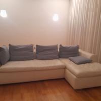 DIVANO ANGOLARE IN PELLE COLOR BIANCO by Natuzzi
