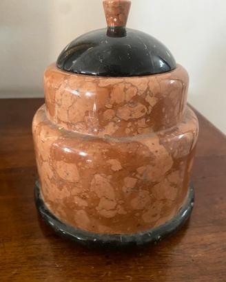 antico vaso  da farmacia in marmo