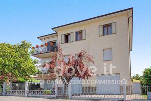 Villa di 260 m² con più di 5 locali e box auto a A
