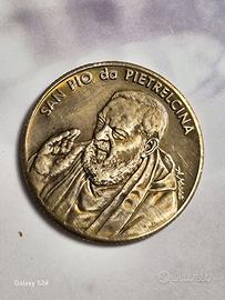 medaglia padre  pio