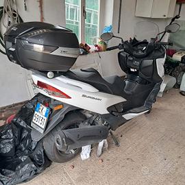 scooter Suzuki burgmsn 400