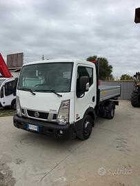 Nissan NT 400 Ribaltabile trilaterale