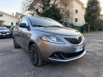 Lancia Ypsilon 1.0 FireFly 5 porte S&S Hybrid Gold