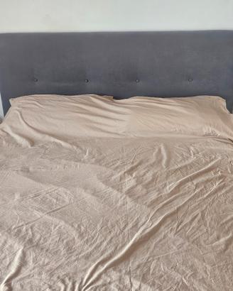 camera da letto con letto contenitore 