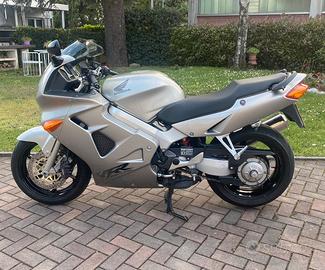 Honda vfr 800