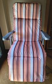Sedia sdraio pieghevole con cuscino OUTSUNNY