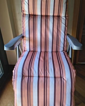 Sedia sdraio pieghevole con cuscino OUTSUNNY