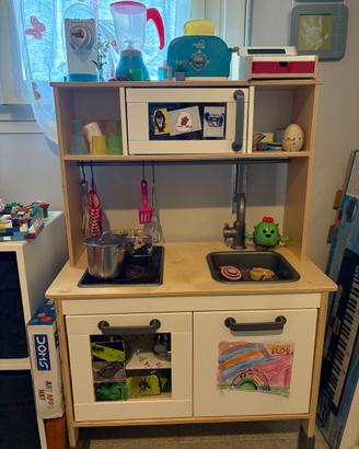 Cucina giocattolo in legno COMPLETA
