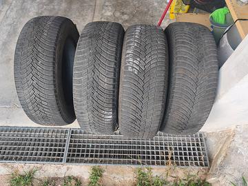 Pneumatici 4 stagioni  215/65/17 