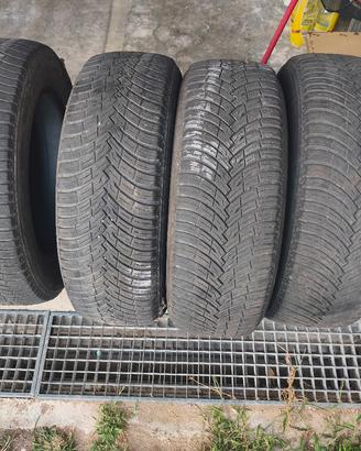 Pneumatici 4 stagioni  215/65/17 