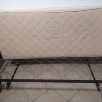 rete con piedi chiudibili e materasso, singolo