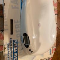 Bilancia elettronica digitale per neonati
