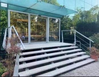 Immobile di 727 m² con più di 5 locali a Milano