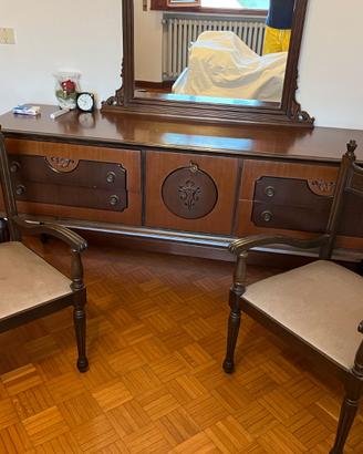 credenza anni 60/70 e due poltroncine