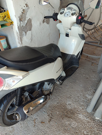 Scarabeo Aprilia 300s