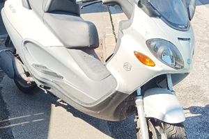 Scooter Piaggio x9 180 cilindrata