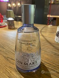 Bottiglia vuota gin mare