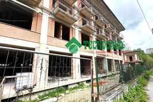 NEGOZIO A ATRIPALDA