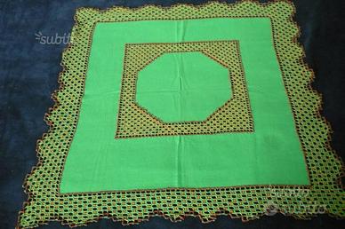 TOVAGLIA Verde RICAMATA A MANO Ad AGO-