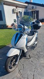 Beverly 400 
