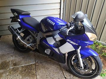 Yamaha R6