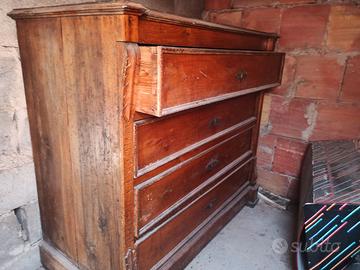 Comò antico in legno con specchiera coordinata