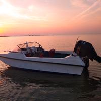 Barca motore carrello