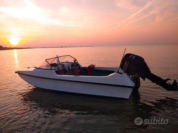 Barca motore carrello