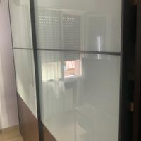 Armadio con ante scorrevoli