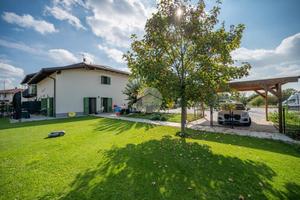 VILLA A SCHIERA D'ANGOLO A RIVALTA DI TORINO