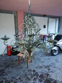 LAMPADARIO IN FERRO BATTUTO