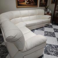 Divano bianco ad angolo 6 posti con 2 relax