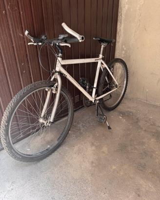 bici mtb 26“ con cambio shimano 