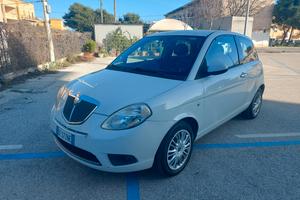 lancia Y 
