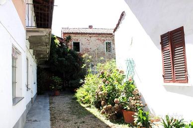 Casa indipendente di 200 m² con più di 5 locali e 