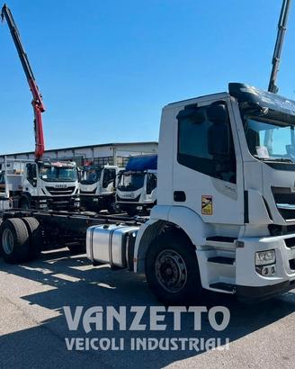 IVECO AD 260S36 CABINA CORTA A TELAIO
