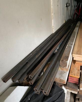 Barre in ferro 30x30x2mm 3 metri -18 pezzi