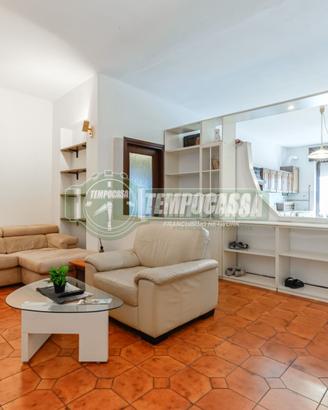 APPARTAMENTO DI 4 LOCALI CON DUE BOX E CANTINA
