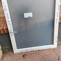 Finestra in pvc bianca