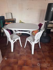 Tavolo Nardi 145 per 90 con 6 sedie