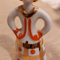 Statuina in porcellana
