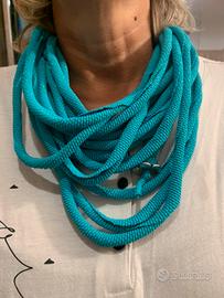 Collana in tessuto multi giro