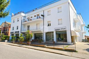 4 LOCALI A POTENZA PICENA