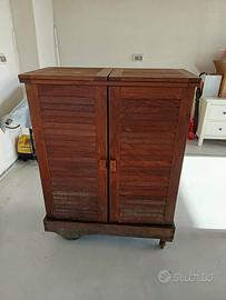 Mobile bar in tek